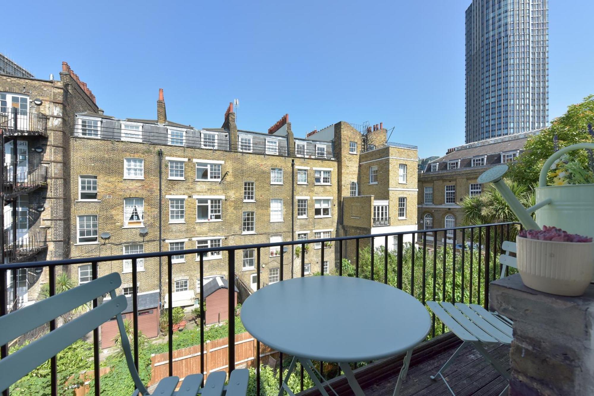 Spacious 3 Bed South Bank Appartement Londen